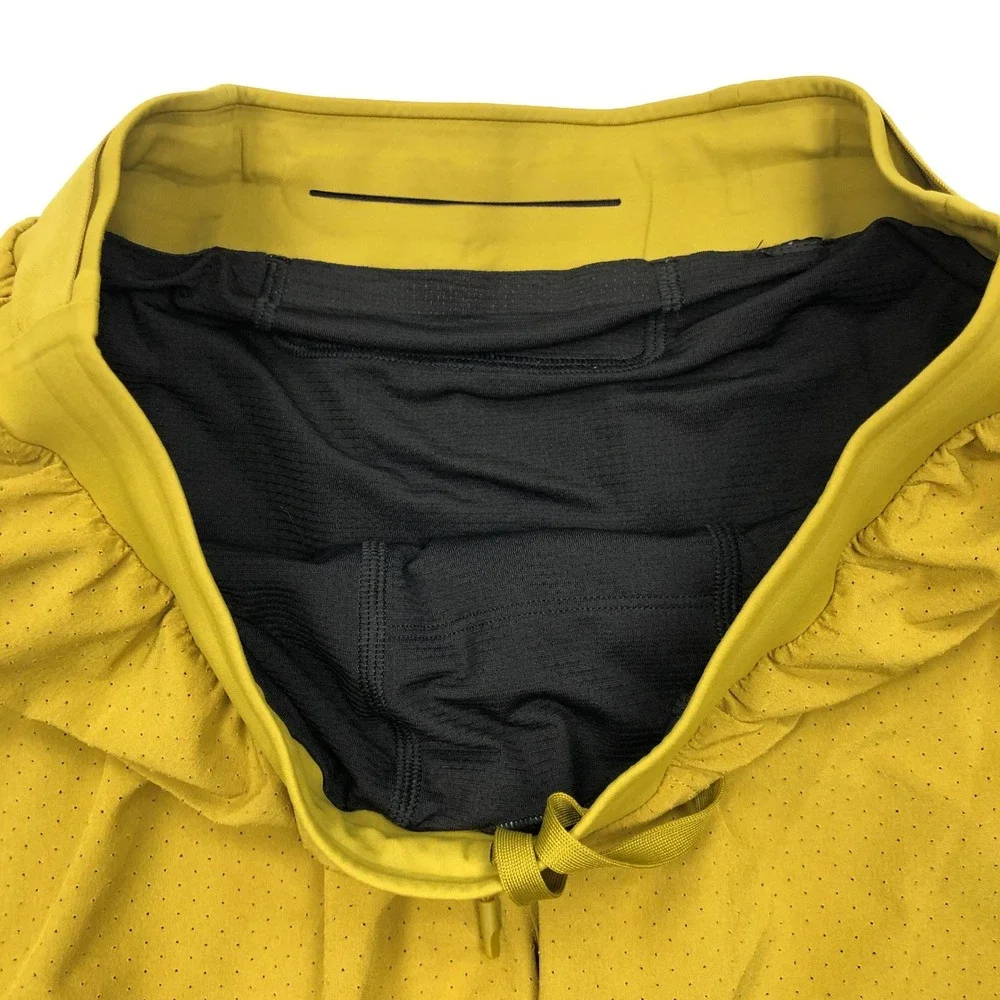 Lululemon Outpacer Fast and Free Shorts Mens Small Yellow Chartreuse Running 6in